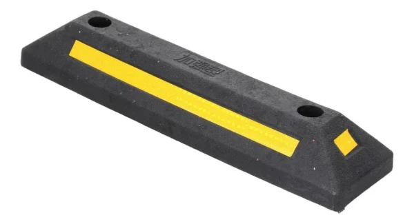 Tope estacionamiento de PlasDco - Color negro / amarillo - Medidas 55 cm de largo x 15 cm de ancho x 10 cm de alto - Peso 3KG